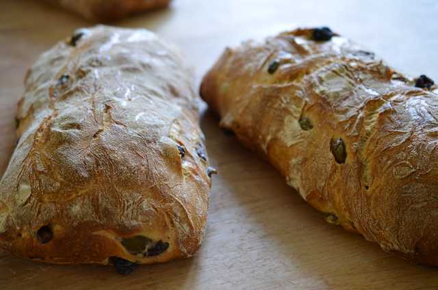 Ciabatta Bread  with Olives  خبز شباتا بالزيتون