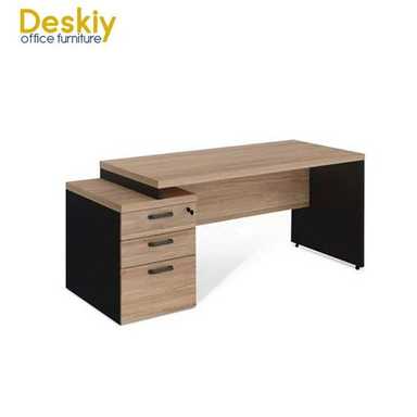 Office desk - مكتب