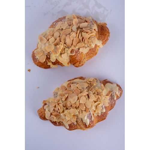 Croissant Almond- كرواسان