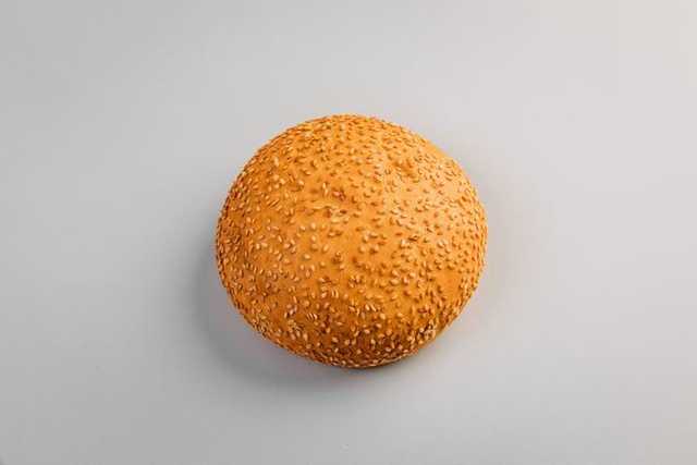 Burger Bun with Sesame خبز برجر  سمسم